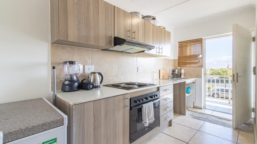 2 Bedroom Property for Sale in Cravenby Western Cape